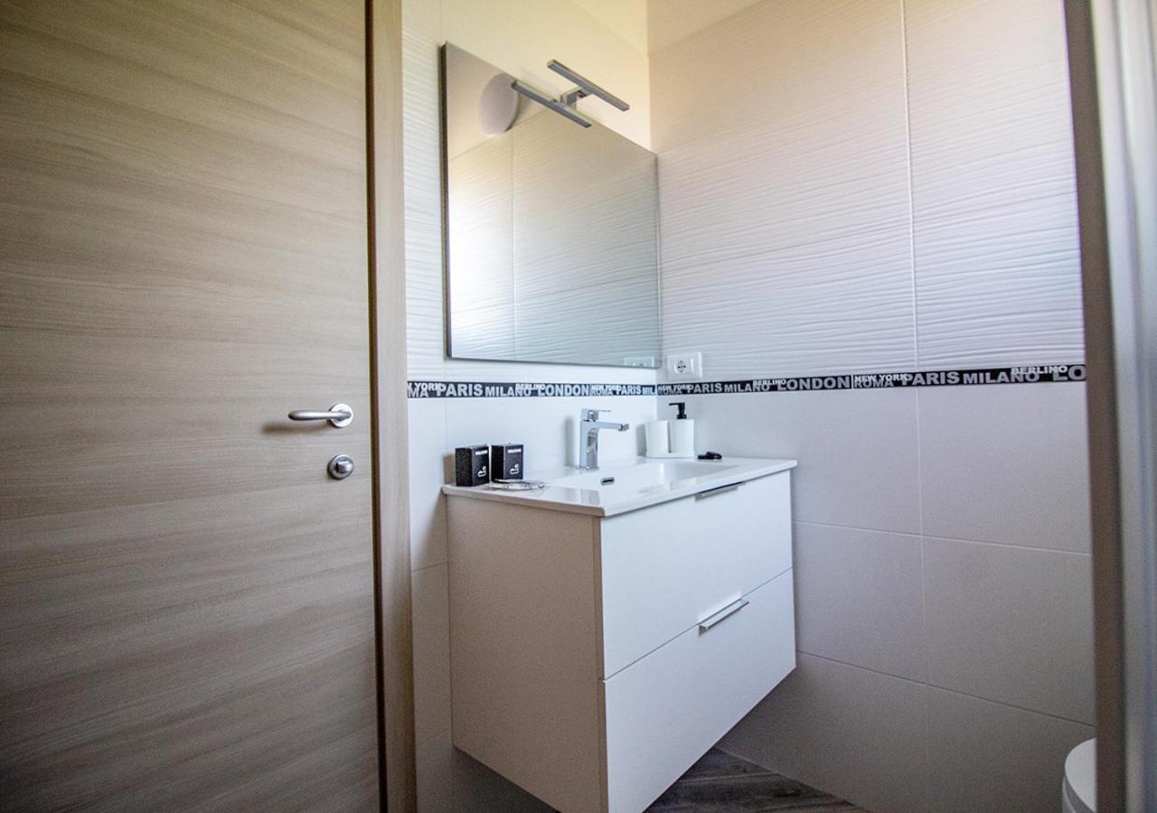 Athena Rooms - Parcheggio Privato Bologna Kültér fotó