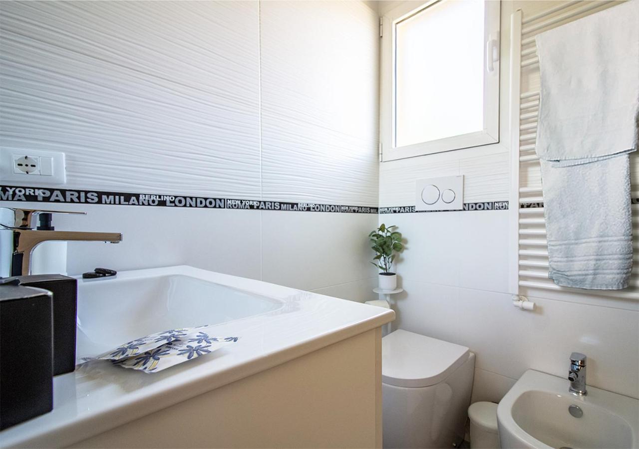 Athena Rooms - Parcheggio Privato Bologna Kültér fotó